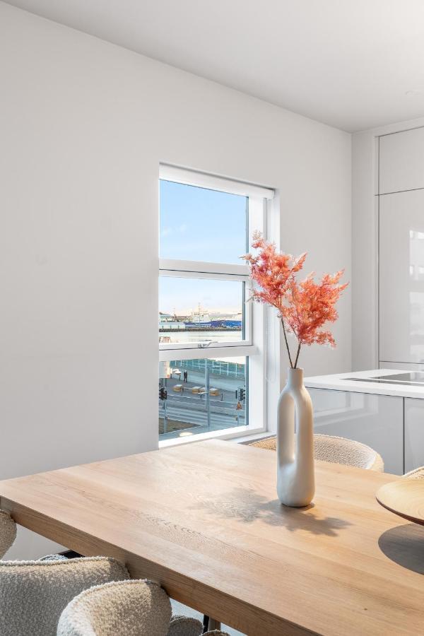 Harbour Lux 3Br & 2Ba In The Heart Of The City With Free Parking レイキャヴィーク エクステリア 写真